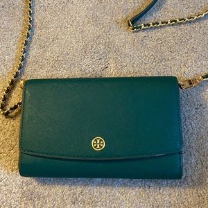 Tory burch chain wallet